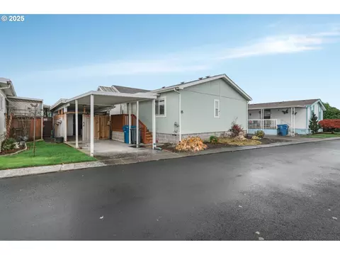5422 Portland Rd #35, Salem, OR 97305