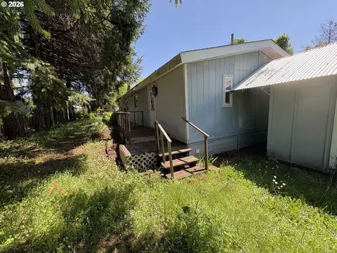 92008 Maple Ln, Springfield, OR 97478 photo 4