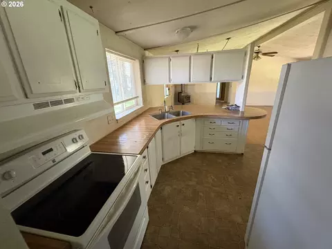 92008 Maple Ln, Springfield, OR 97478 photo 11