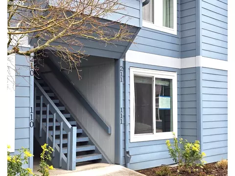 2330 SE Brookwood Ave #111, Hillsboro, OR 97123