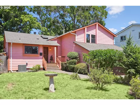 2027 SE Lexington St, Portland, OR 97202