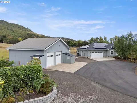 4321 Happy Valley Rd, Roseburg, OR 97471