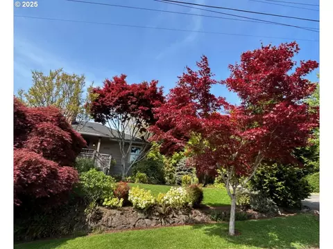 3409 SW Nevada Ct, Portland, OR 97219