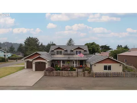 220 NE Ruble St, Waldport, OR 97394