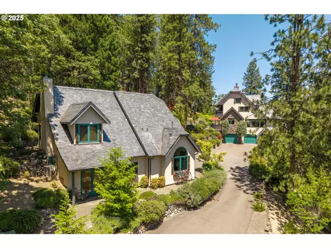 311 Granite St, Ashland, OR 97520