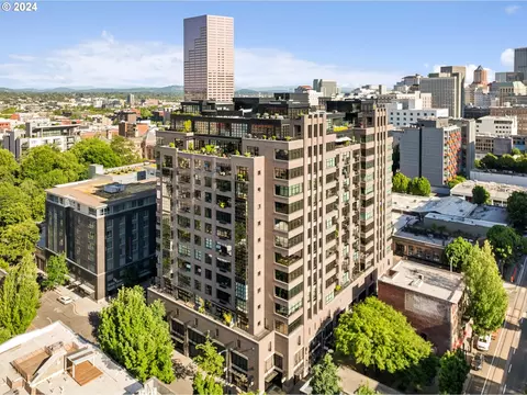 333 NW 9th Ave #1205, Portland, OR 97209