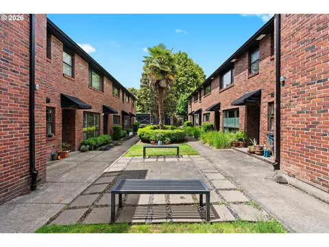 929 SE 16th Ave #2, Portland, OR 97214
