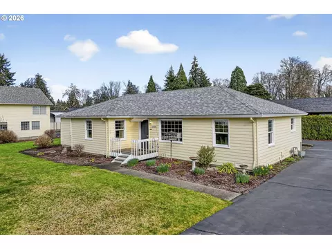 15880 Swan Ave, Oregon City, OR 97045