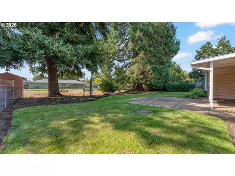 Exterior - 2844 Maranta St, Eugene, OR 97404 photo 5 of 7