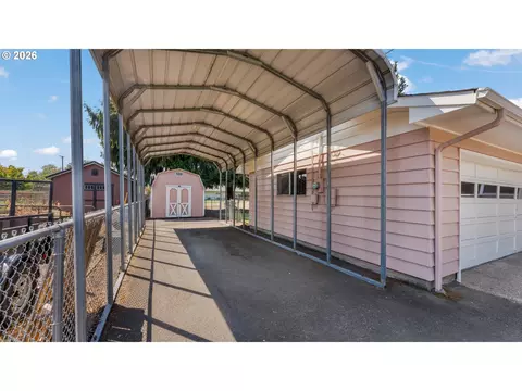 Exterior - 2844 Maranta St, Eugene, OR 97404 photo 3 of 7
