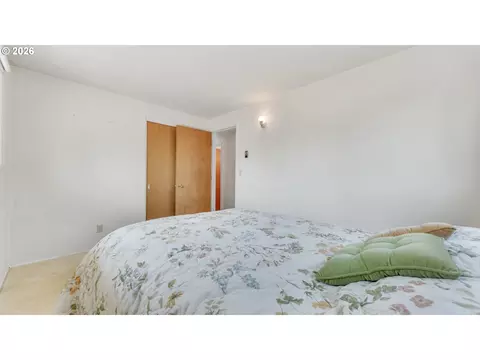 Bedroom - 2844 Maranta St, Eugene, OR 97404 photo 6 of 6