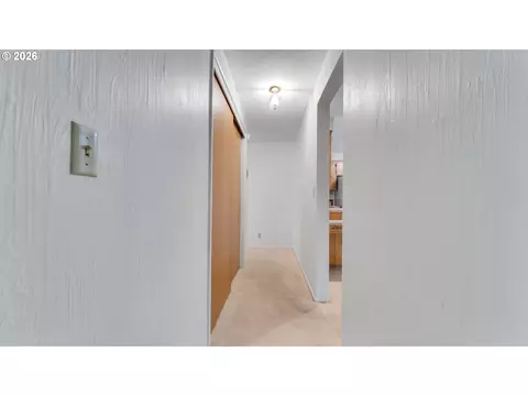 Entry Way - 2844 Maranta St, Eugene, OR 97404 photo 2 of 3