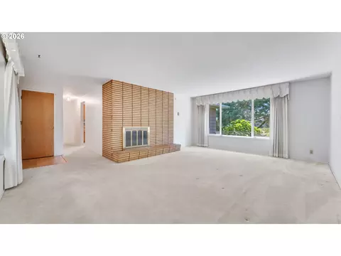 Living - 2844 Maranta St, Eugene, OR 97404 photo 1 of 7