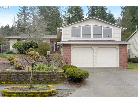 1662 SW 29th Ct, Gresham, OR 97080