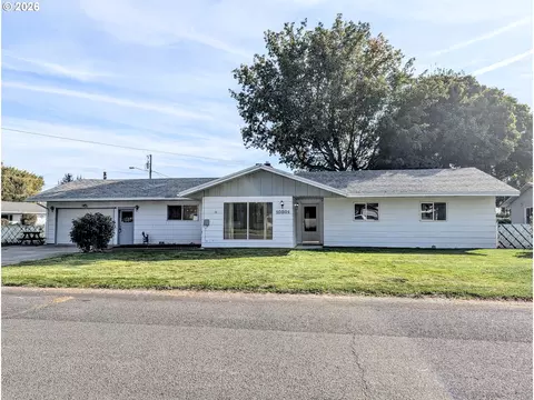 10301 Emily Dr, Island City, OR 97850