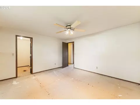 Bedroom - 427 Colt Dr, Eugene, OR 97401 photo 2 of 4