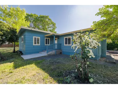 450 Hunsaker Ln, Eugene, OR 97404 photo 3