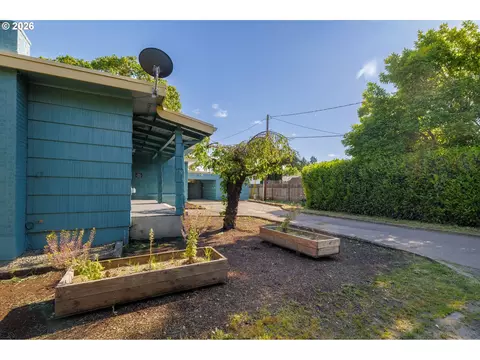 450 Hunsaker Ln, Eugene, OR 97404 photo 37