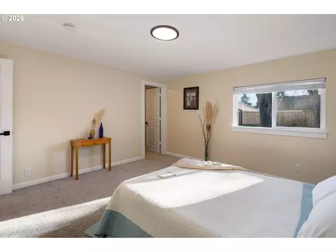 450 Hunsaker Ln, Eugene, OR 97404 photo 18