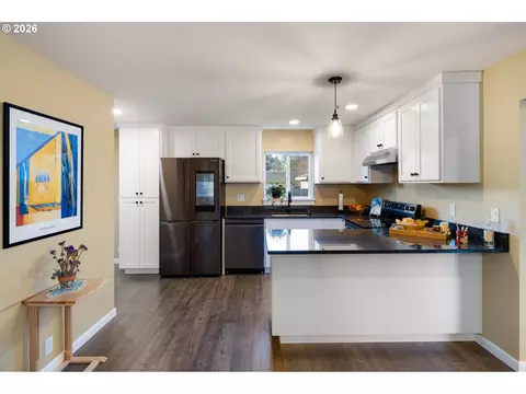 450 Hunsaker Ln, Eugene, OR 97404 photo 12