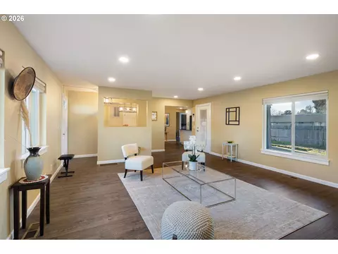 450 Hunsaker Ln, Eugene, OR 97404 photo 5