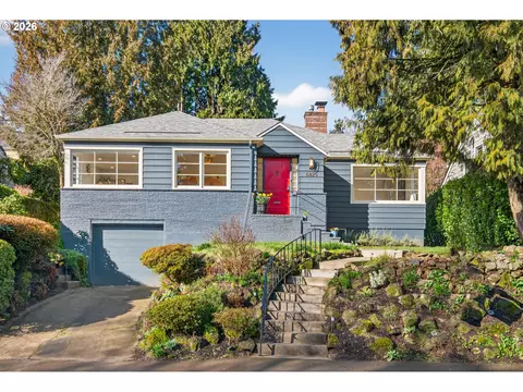 6825 SW 8th Ave, Portland, OR 97219