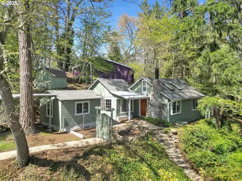 22 Prall Ln, Eugene, OR 97405