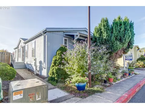 1949 SE Palmquist Rd #104, Gresham, OR 97080 photo 1