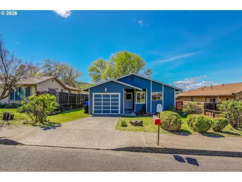 633 Sherman Dr, The Dalles, OR 97058