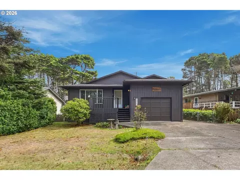 5850 Hacienda Ave, Lincoln City, OR 97367