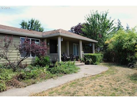 600 SE Mountain View Rd, Estacada, OR 97023 photo 1