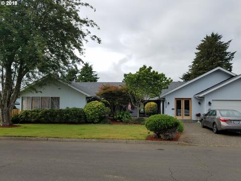 2020 Maple St, Seaside, OR 97138 photo 1