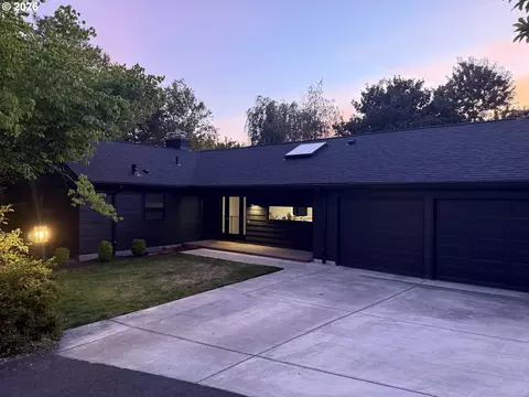 3868 SW Bridlemile Ln, Portland, OR 97221