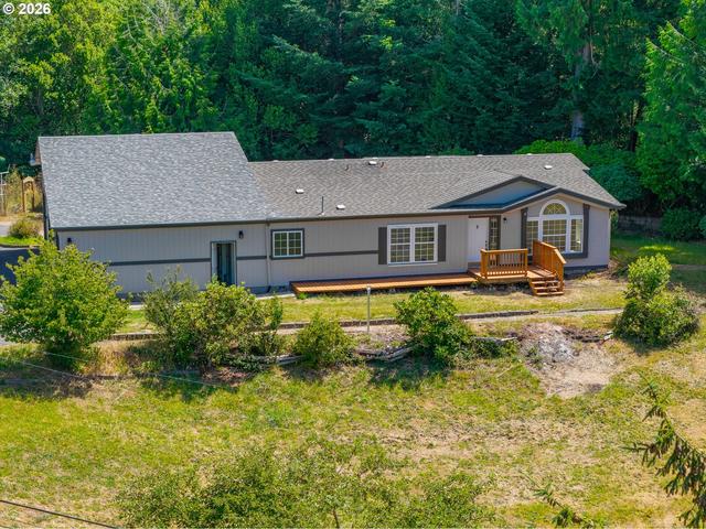 56670 Pleasant Hill Dr, Coquille, OR 97423