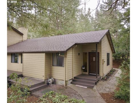 2972 Riverview St, Eugene, OR 97403 photo 1