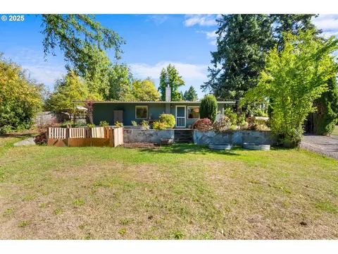19482 S Henrici Rd, Oregon City, OR 97045