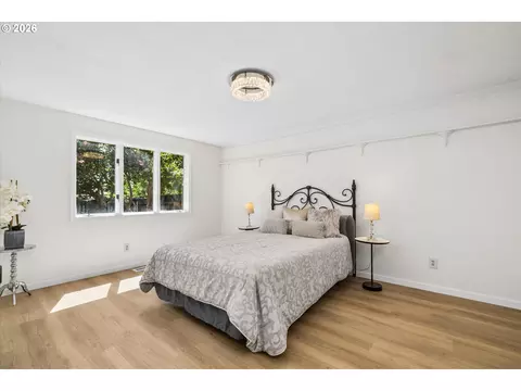 Bedroom - 619 Blackstone St, Springfield, OR 97477 photo 1 of 6