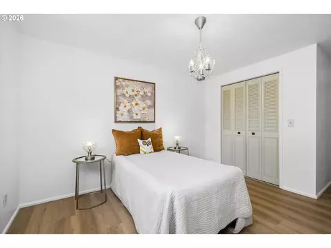 Bedroom - 619 Blackstone St, Springfield, OR 97477 photo 6 of 6