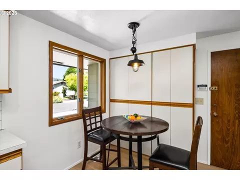 Dining - 619 Blackstone St, Springfield, OR 97477 photo 3 of 3