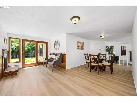 Dining - 619 Blackstone St, Springfield, OR 97477 photo 2 of 3