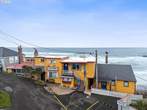 3521 SW Anchor Ave #2, Lincoln City, OR 97367