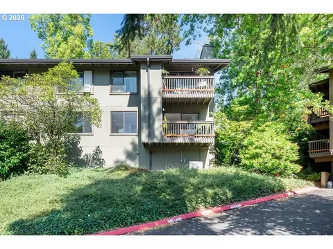 7542 SW Barnes Rd #C, Portland, OR 97225