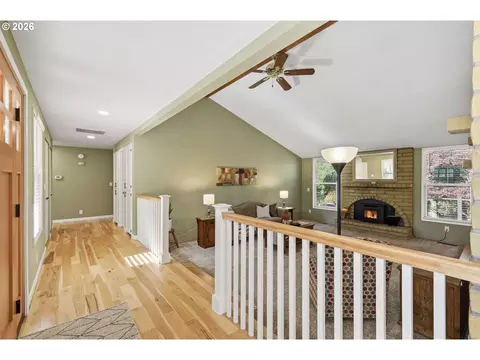 Entry Way - 37845 Shenandoah Loop, Springfield, OR 97478 photo 1 of 1