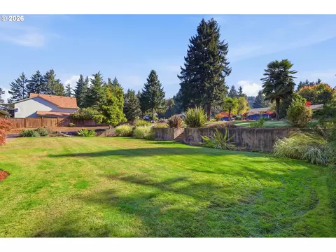 Exterior - 37845 Shenandoah Loop, Springfield, OR 97478 photo 8 of 11