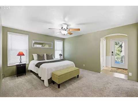 Bedroom - 37845 Shenandoah Loop, Springfield, OR 97478 photo 1 of 5