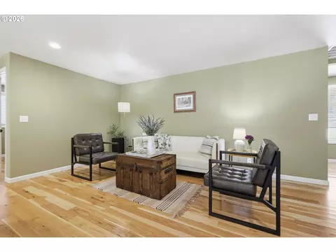 Living - 37845 Shenandoah Loop, Springfield, OR 97478 photo 5 of 6
