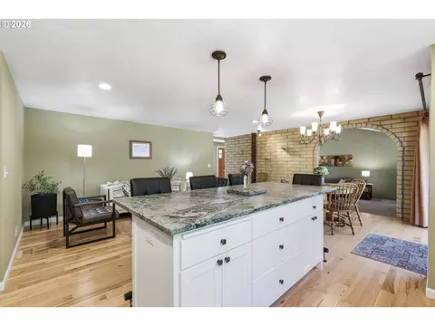 Kitchen - 37845 Shenandoah Loop, Springfield, OR 97478 photo 5 of 5