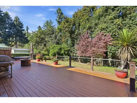 Exterior - 37845 Shenandoah Loop, Springfield, OR 97478 photo 6 of 11