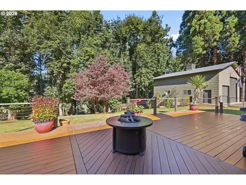 Exterior - 37845 Shenandoah Loop, Springfield, OR 97478 photo 7 of 11