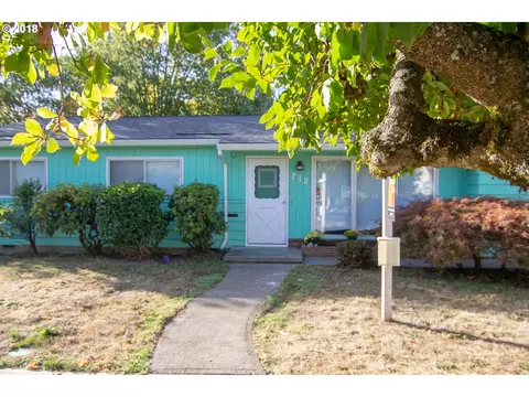 712 E Sherman St, Newberg, OR 97132 photo 1